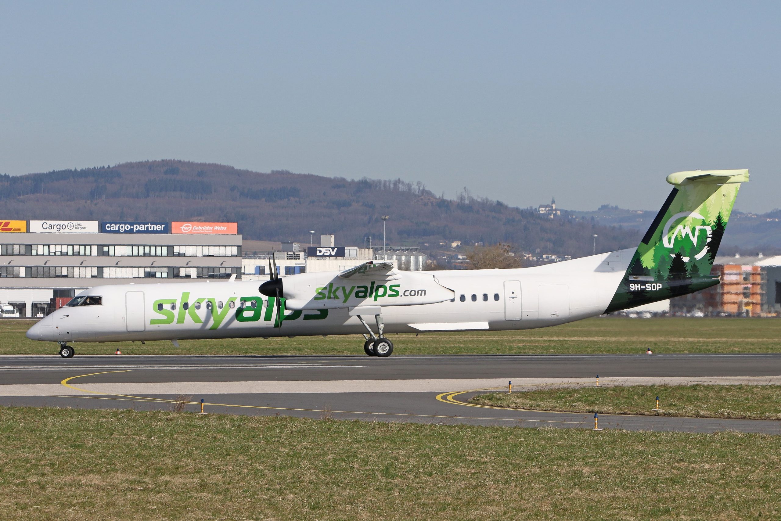 04MAR2024 SWU DH8D 9H-SOP (4a) 133A1530-min-min